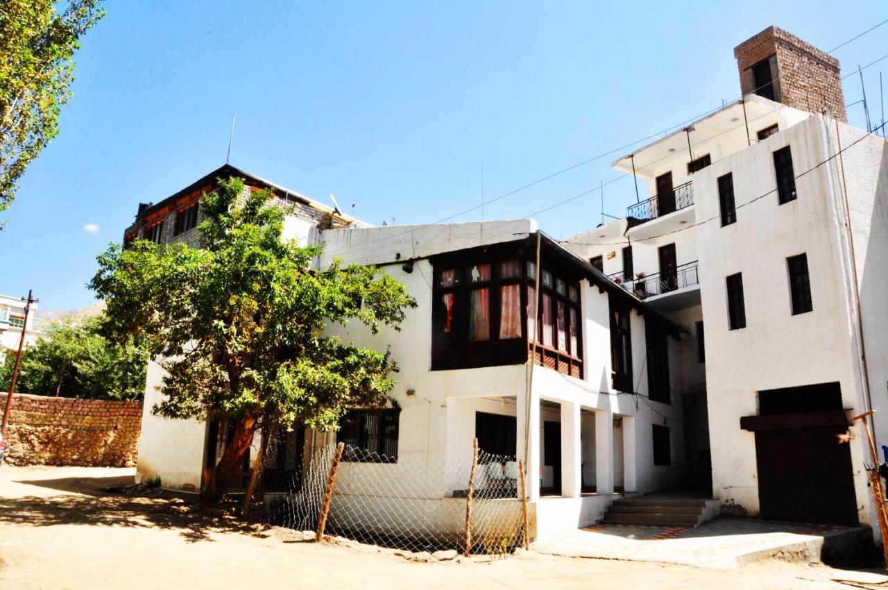 Hotel Jan Palace 列城 外观 照片