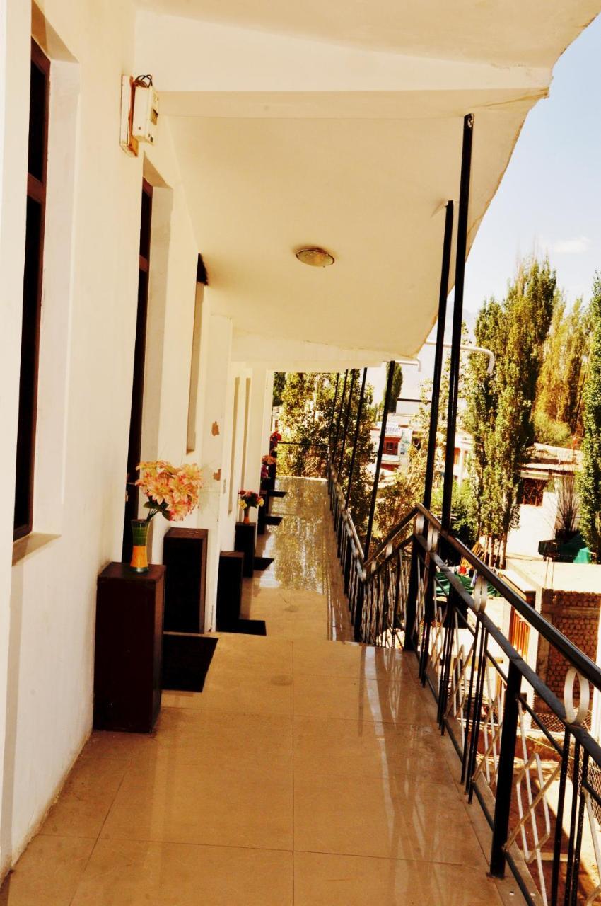 Hotel Jan Palace 列城 外观 照片